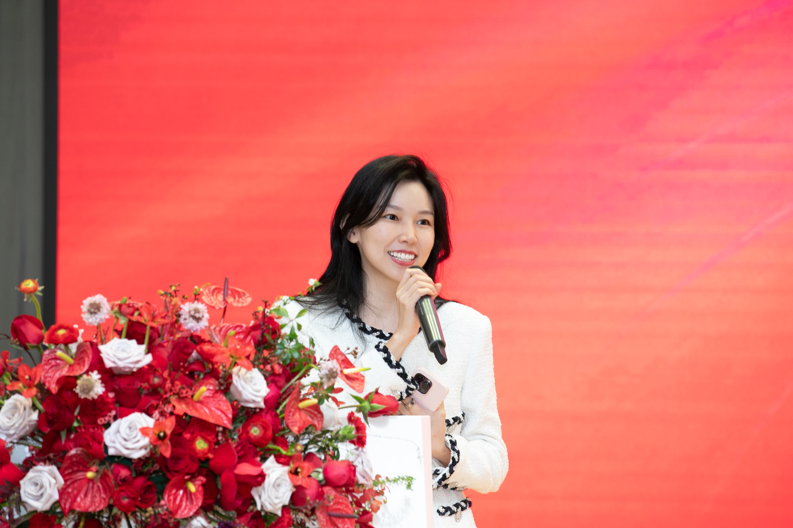 每日经济新闻2024她力量丨w66国际·利来生物制药董事会主席谢其润：女性加入医疗行业 带来更多元的创新解决方案